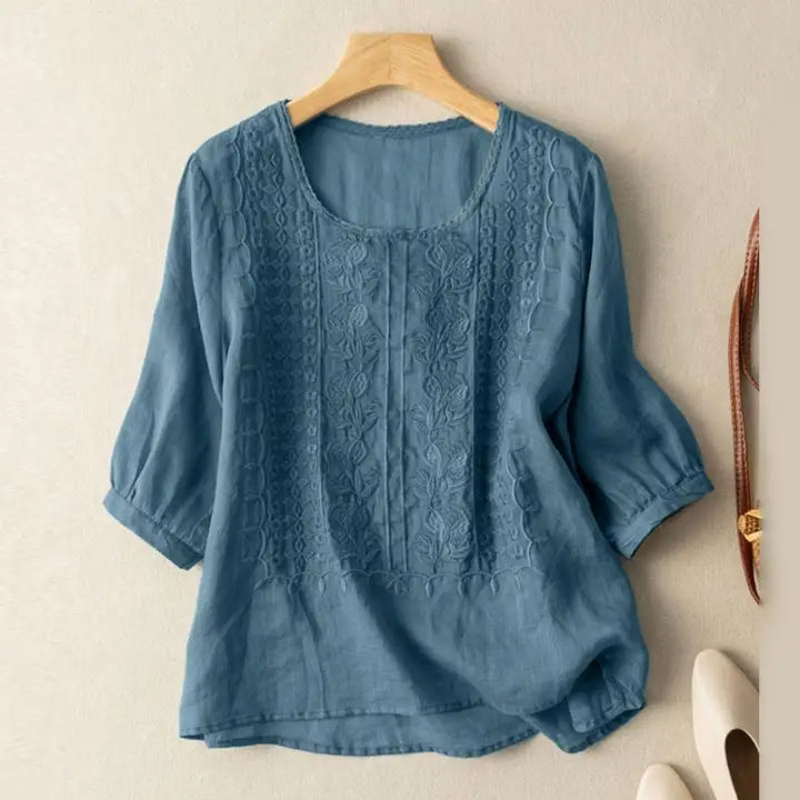 Aura – Blusa Relajada Bordada